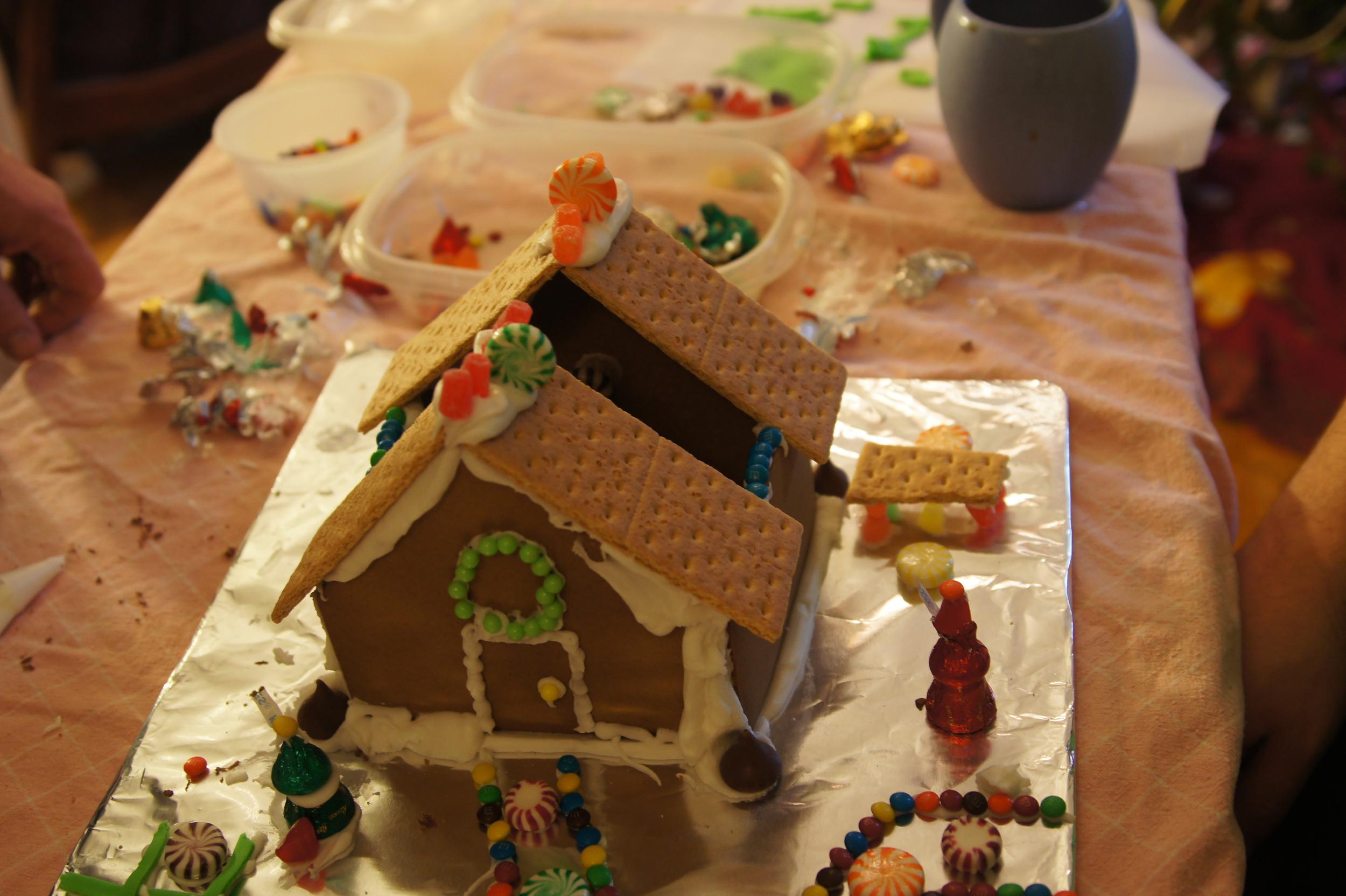 The cracker-split roof, was much lighter the roof that came with the gingerbread kit.