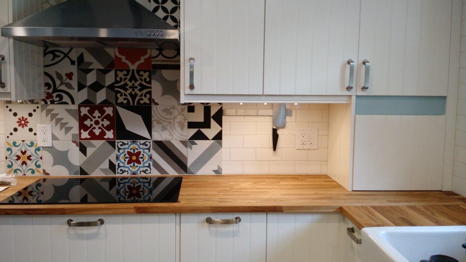 All the pretty, pretty lights. We've not had under-cabinet lights before.